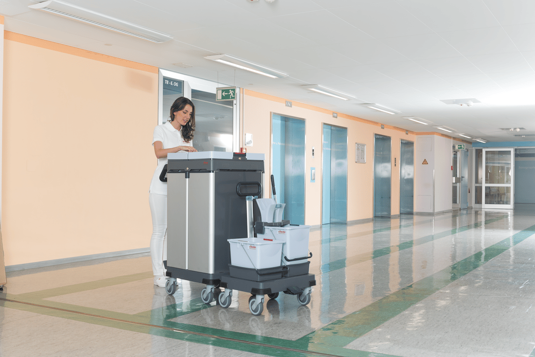 Règles d'hygiène et nettoyage des surfaces en maisons de retraite